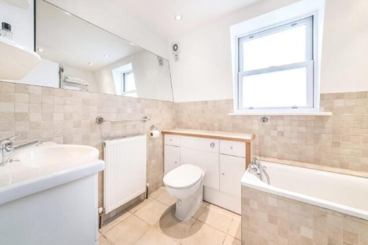 לונדון Beautiful 1 Bedroom Apartment In Victoria מראה חיצוני תמונה